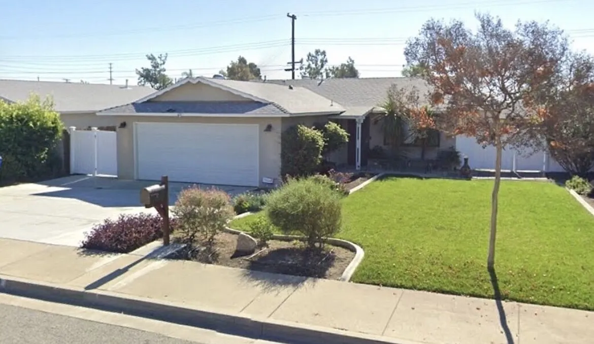 4643 Olive St — Photo 2