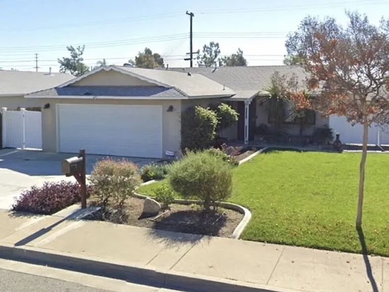 Olive St — Photo 2