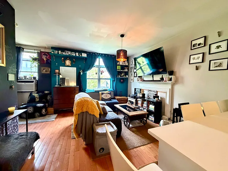 1063 Gates Ave #3 — Photo 1