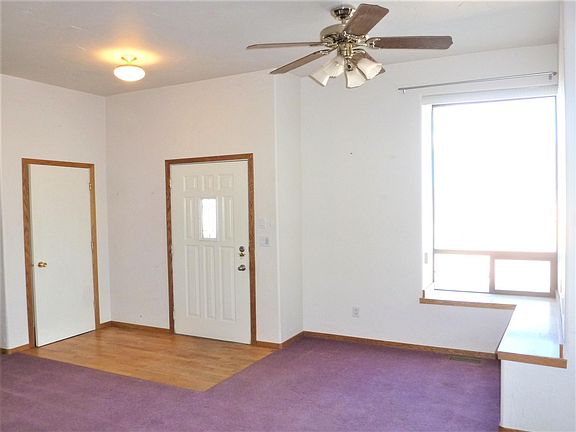 2nd image of 701 W Broadway St