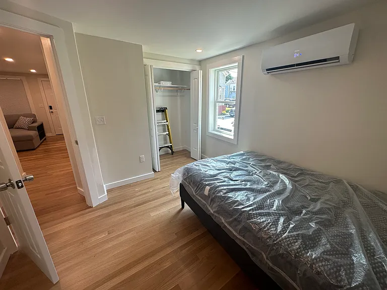 17 Byrnes St #1-2 — Photo 18