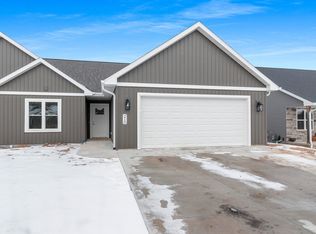 210 Clubhouse Ln, Appleton, WI 54913