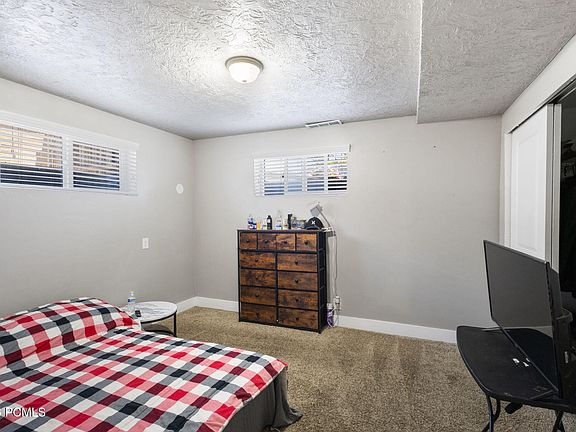 5th image of 3770 W El Glen Ave