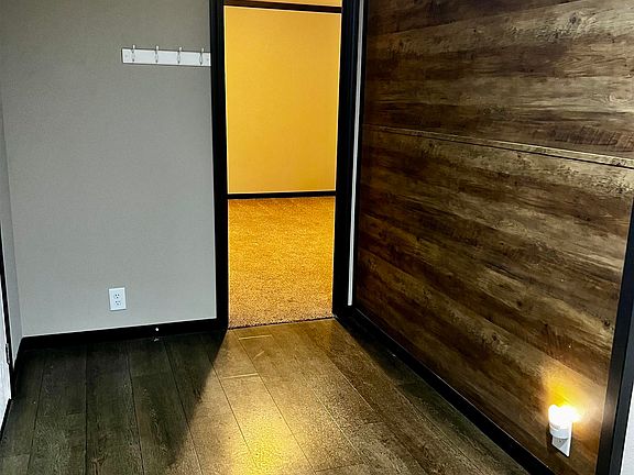 2nd image of 926 Shady Ln