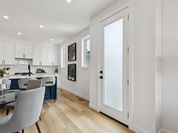 440 W 32nd Ave NW #4, Calgary, AB T2M 2P9