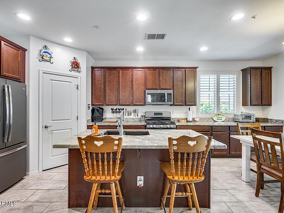 4th image of 9144 W DREYFUS Drive