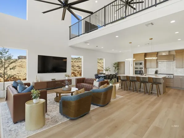 272 S Anasazi Dr, Page, AZ 86040