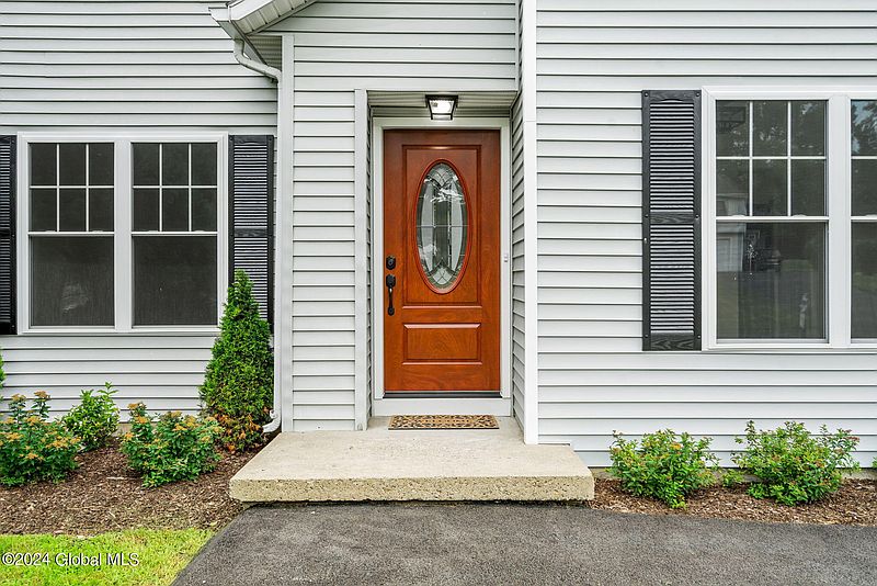 3rd image of 67 Magnolia Circle