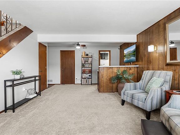 4th image of 4027 Hedges Ave