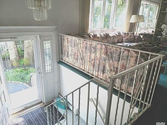 4th image of 6 Marcella Ct