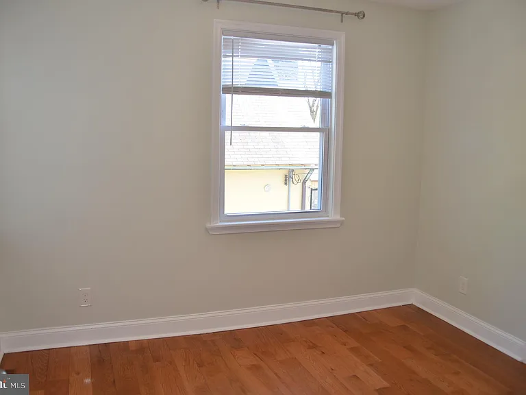 713 Miller St — Photo 11