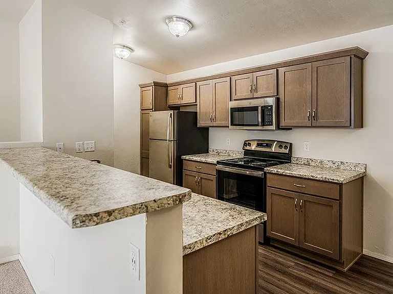 PLEASANT DRIVE ESTATES — Photo 1