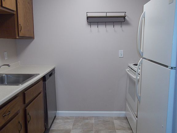 2nd image of 12 Saint James Pl #306