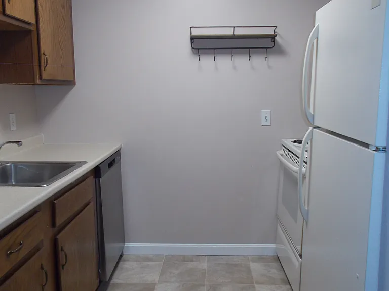 12 Saint James Pl #306 — Photo 2