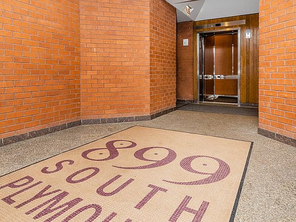2nd image of 899 S Plymouth Ct APT 1005