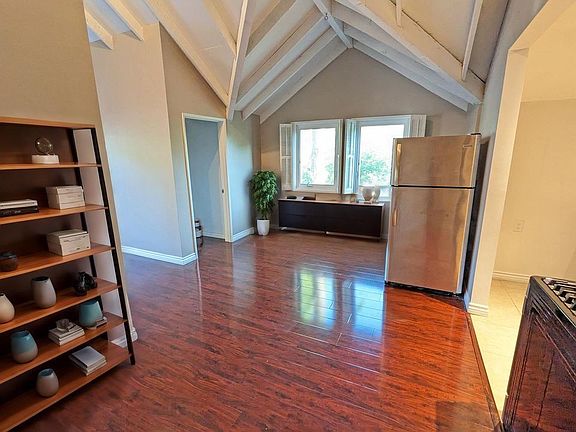 5th image of 4530 Whitsett Ave APT 3