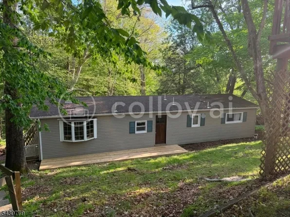 18 Northwood Dr, High Bridge Boro, NJ 08829