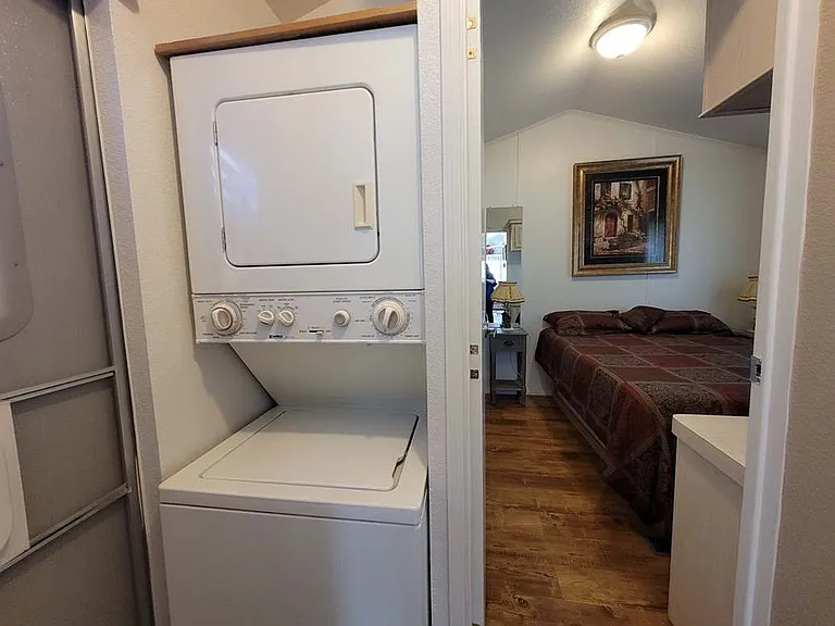 1295 S Cawston Ave #305 — Photo 7