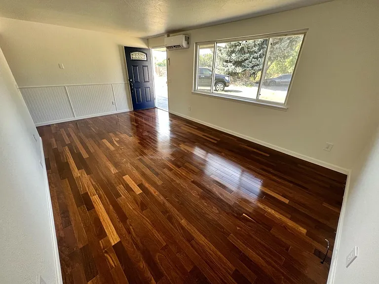 394 S Harlan Pl — Photo 4