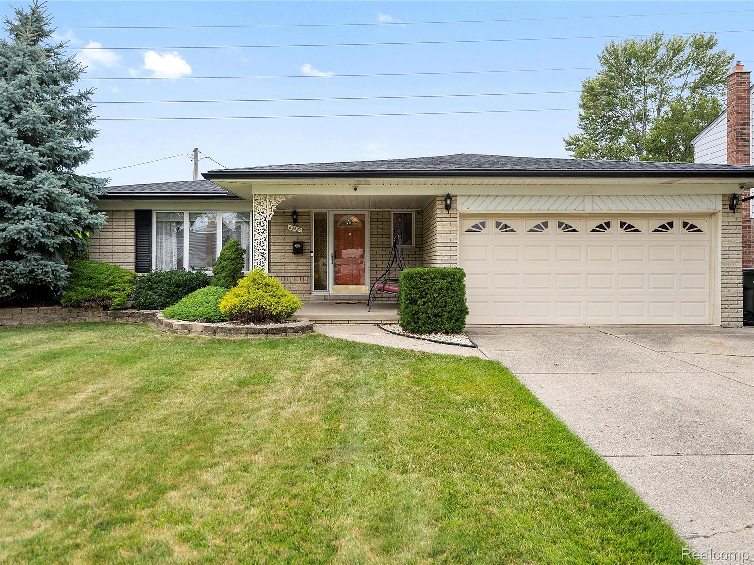 33827 Coachwood Dr photo 1