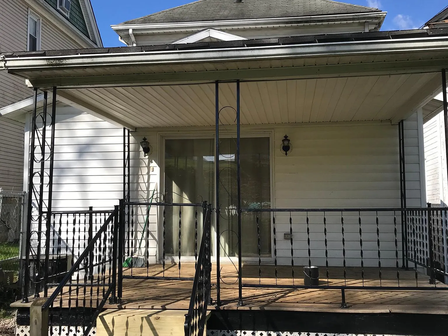 3 bed, 1927 sqft, $1,475 — Photo 2