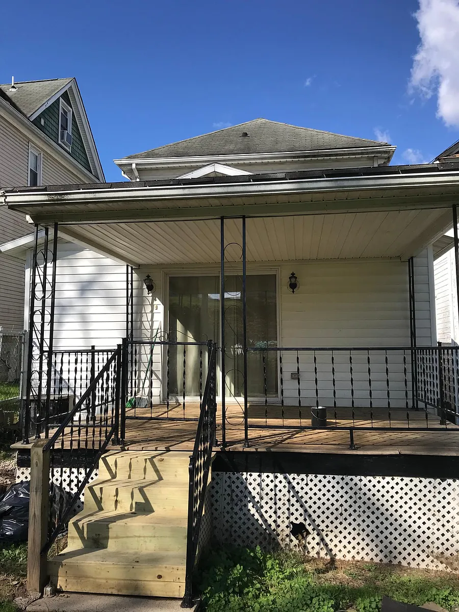 Building Photo - 604 Walnut Ave
