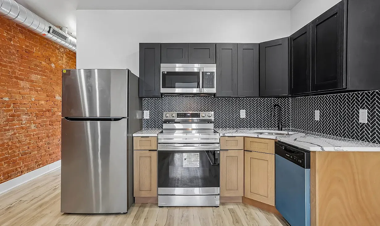 2 bed, 900 sqft, $1,660 — Photo 4