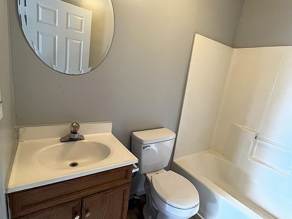 4th image of 600 N Pershing Ave #1R
