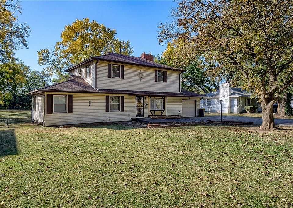 1st image of 10416 Crystal Ave