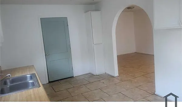 2 bed, $1,150 — Photo 3