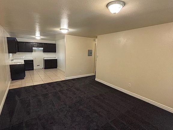 3rd image of 606 E 99th St