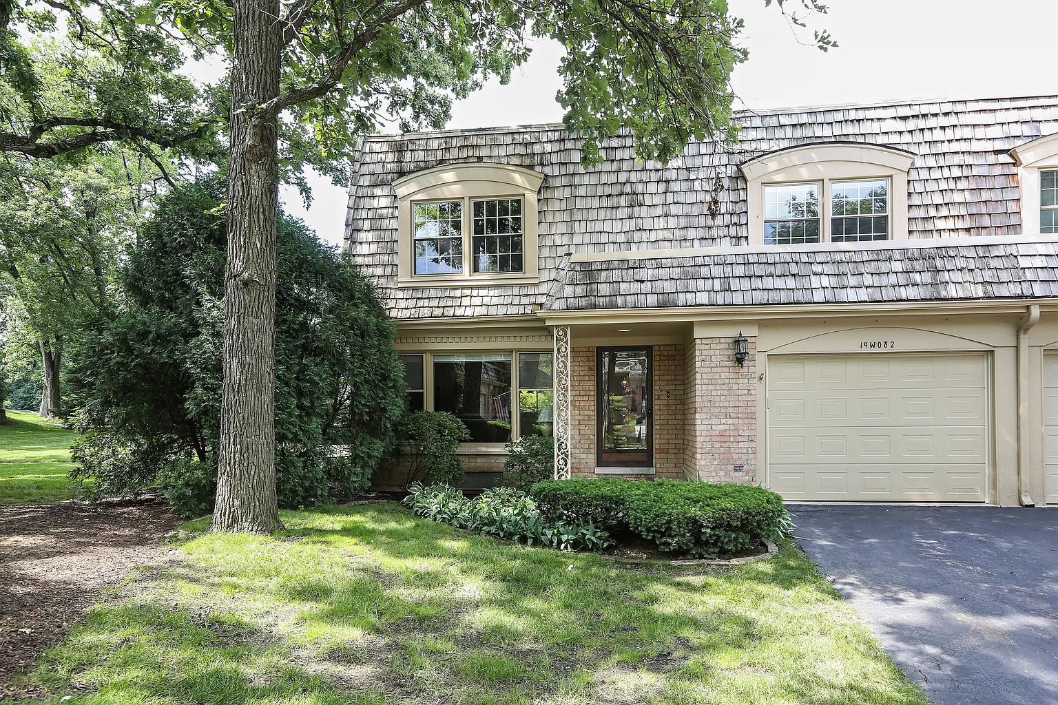 19W082 Avenue Barbizon N photo 1