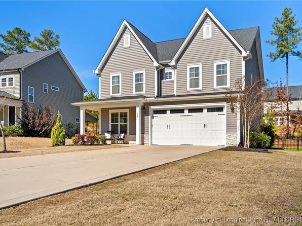 525 Falls Creek Dr, Spring Lake, NC 28390