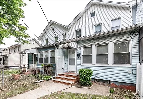 2nd image of 10927 142nd St