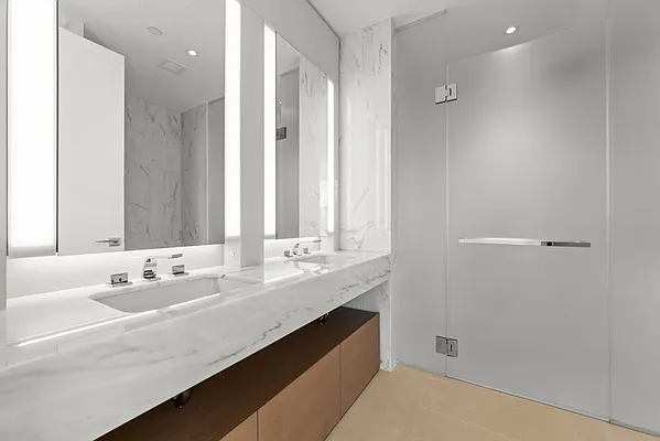 Rented by Kian Realty | media 15