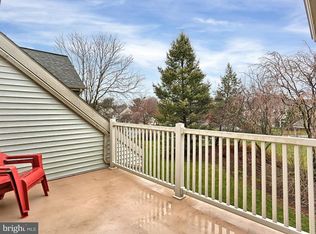 198 Crescent Dr, Hershey, PA 17033