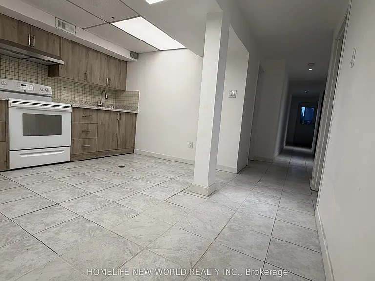 135 Pineway Blvd #LOWER LEVEL — Photo 17