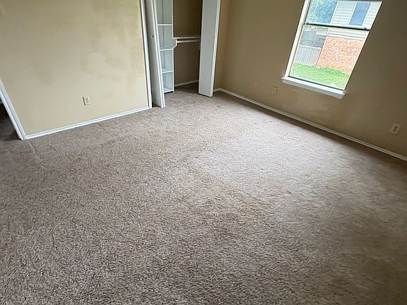 4th image of 319 Cambridge Dr #319