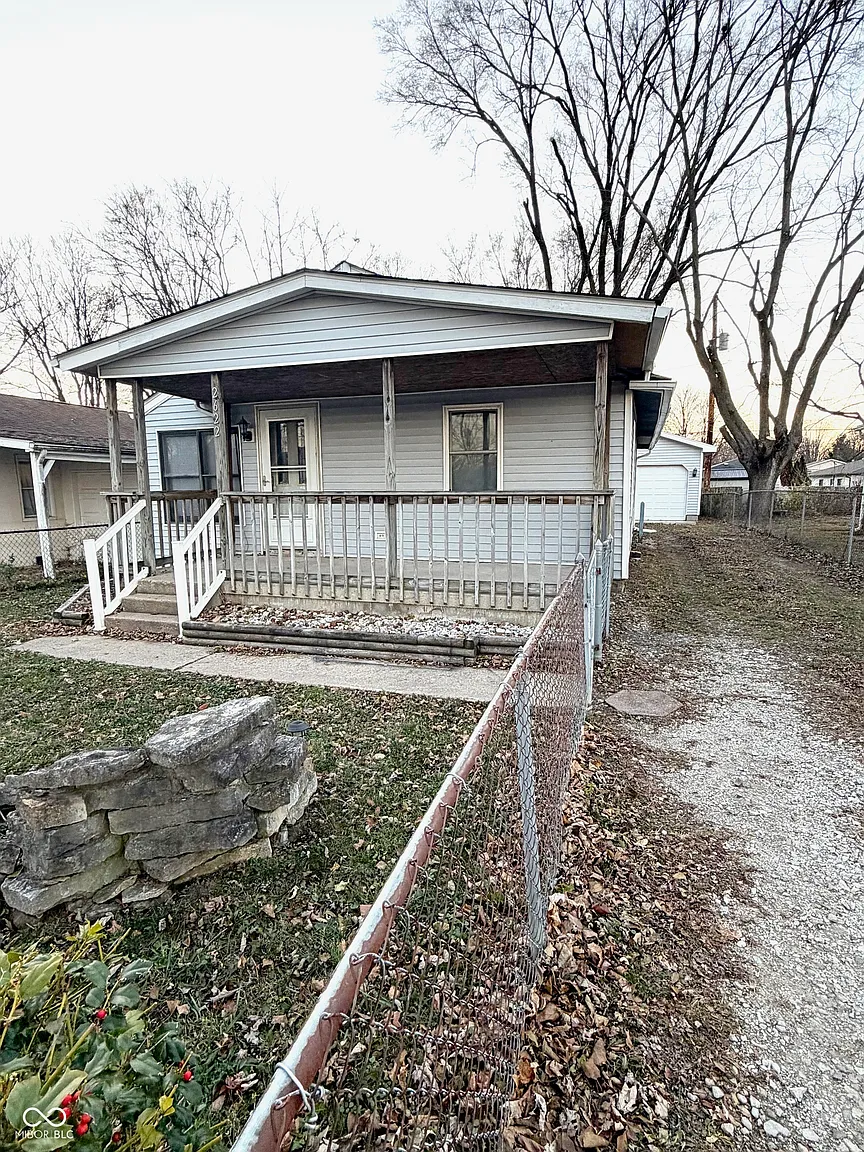 2622 Foltz St photo 1