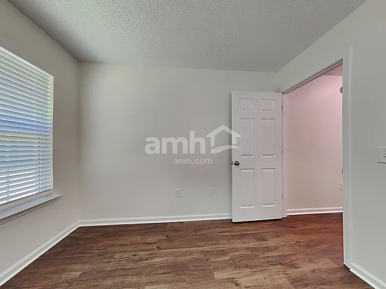 362 Stonebridge Cir — Photo 20