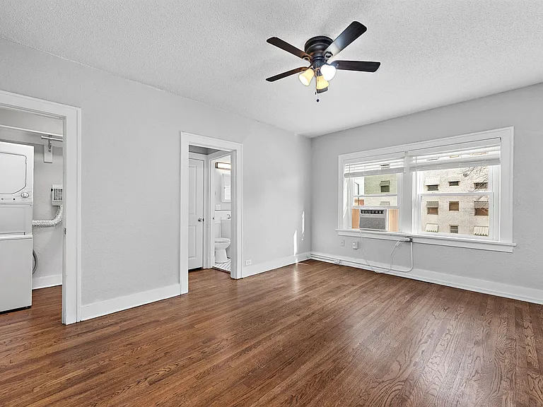 901 E Linwood Blvd — Photo 50