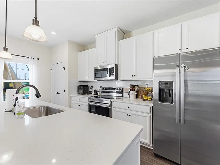 7402 Chestnut Way — Photo 12