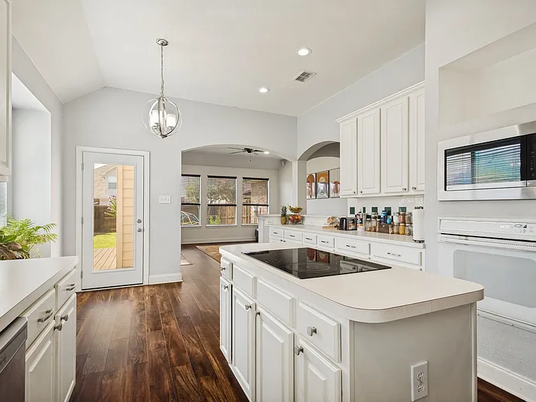 3737 Cottonwood Springs Dr — Photo 4