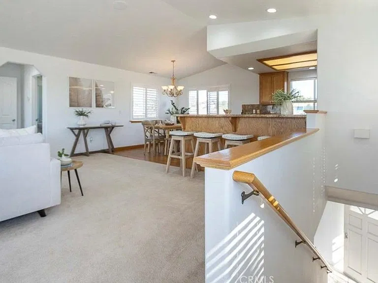 581 Newport Ave — Photo 2