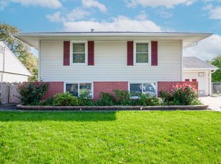 1275 Post Rd, Aurora, IL 60506