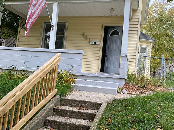 2nd image of 441 Shirley St NE
