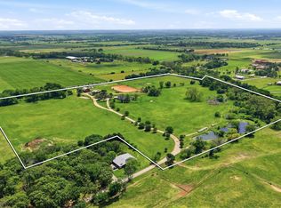 1100 Debbie Ln, Pilot Point, TX 76258