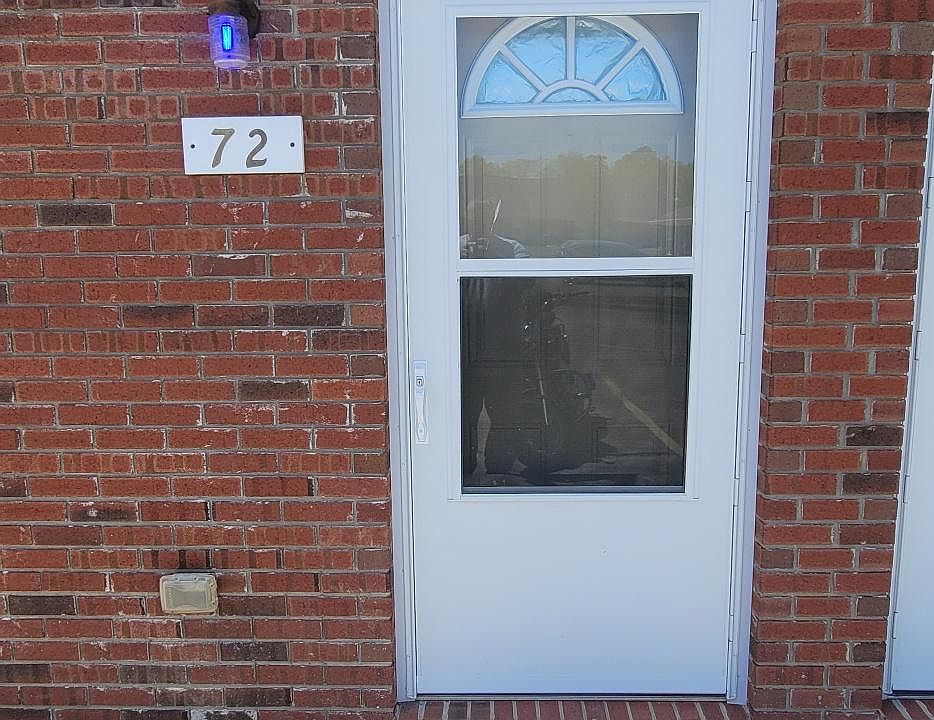 1st image of 72 Princeton Ct #72