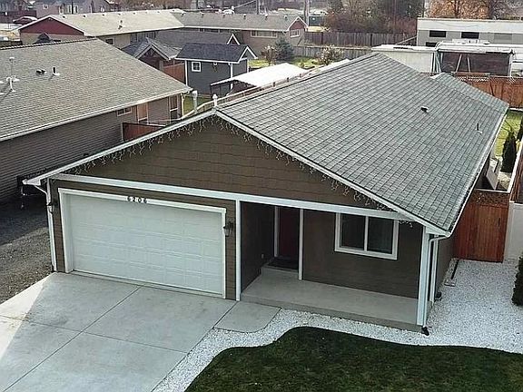 2nd image of 6206 E 7th Ln