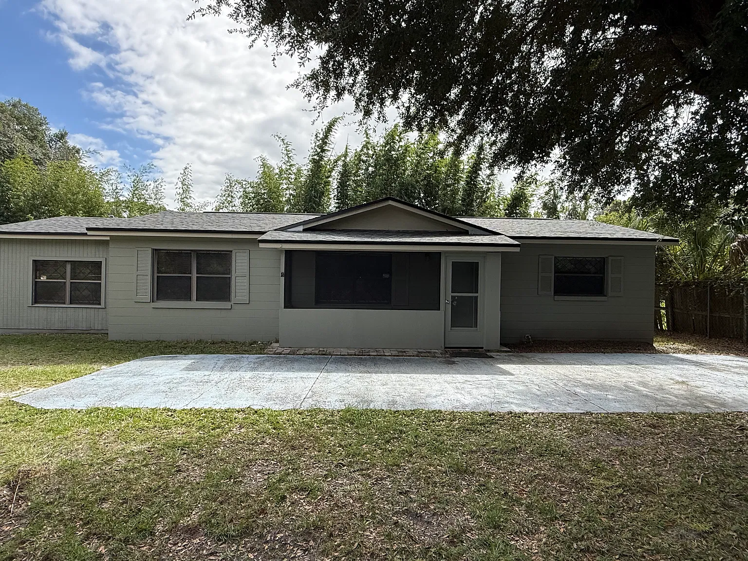 4 bed, 1.5 bath, 1296 sqft, $2,100 — Photo 1
